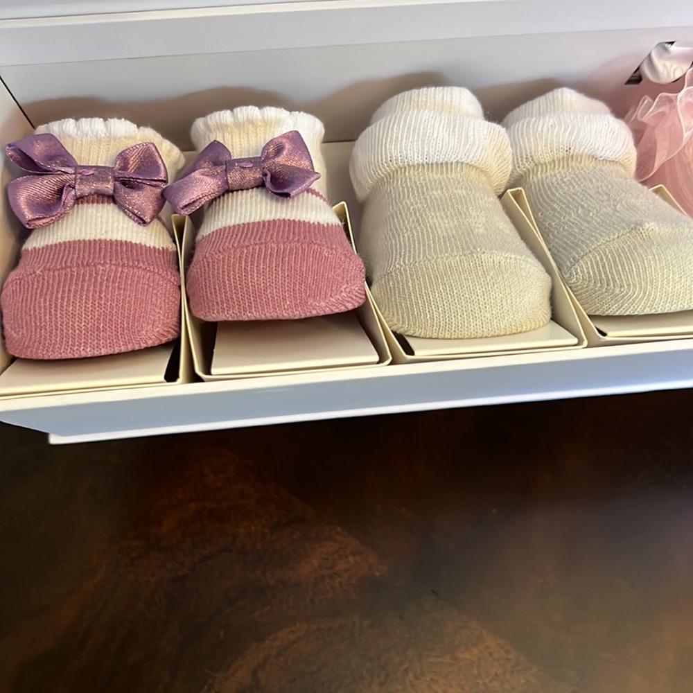 Edgehill Collection 4-Pack Mary Jane Socks - Picture 4 of 13